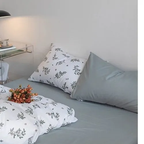 Premium Single size 4 Pieces Retro Style with  Grey Blue Color Bedsheet Postoral Printed Bedding Set  without filler.