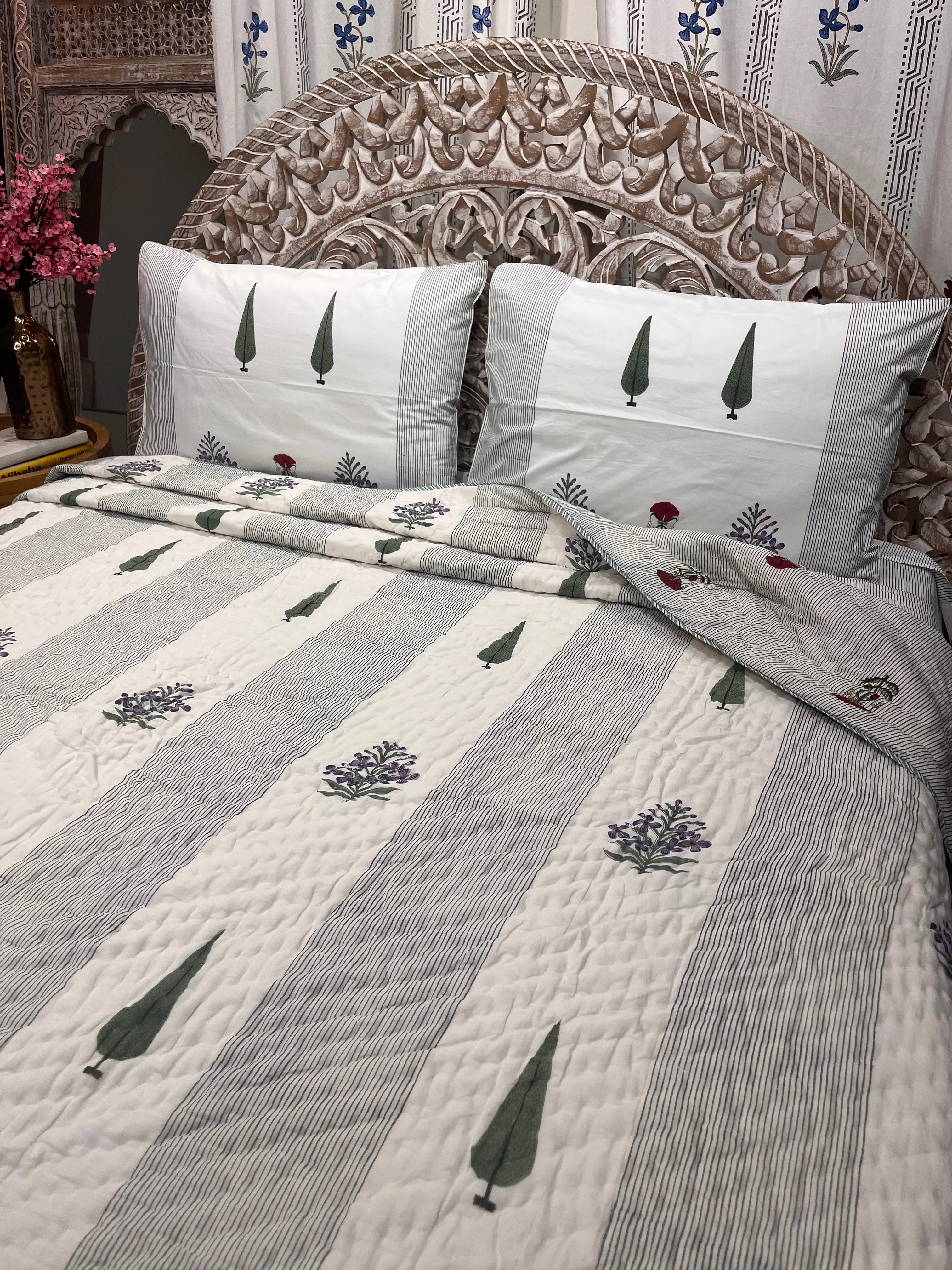 Raahat Bedding Set