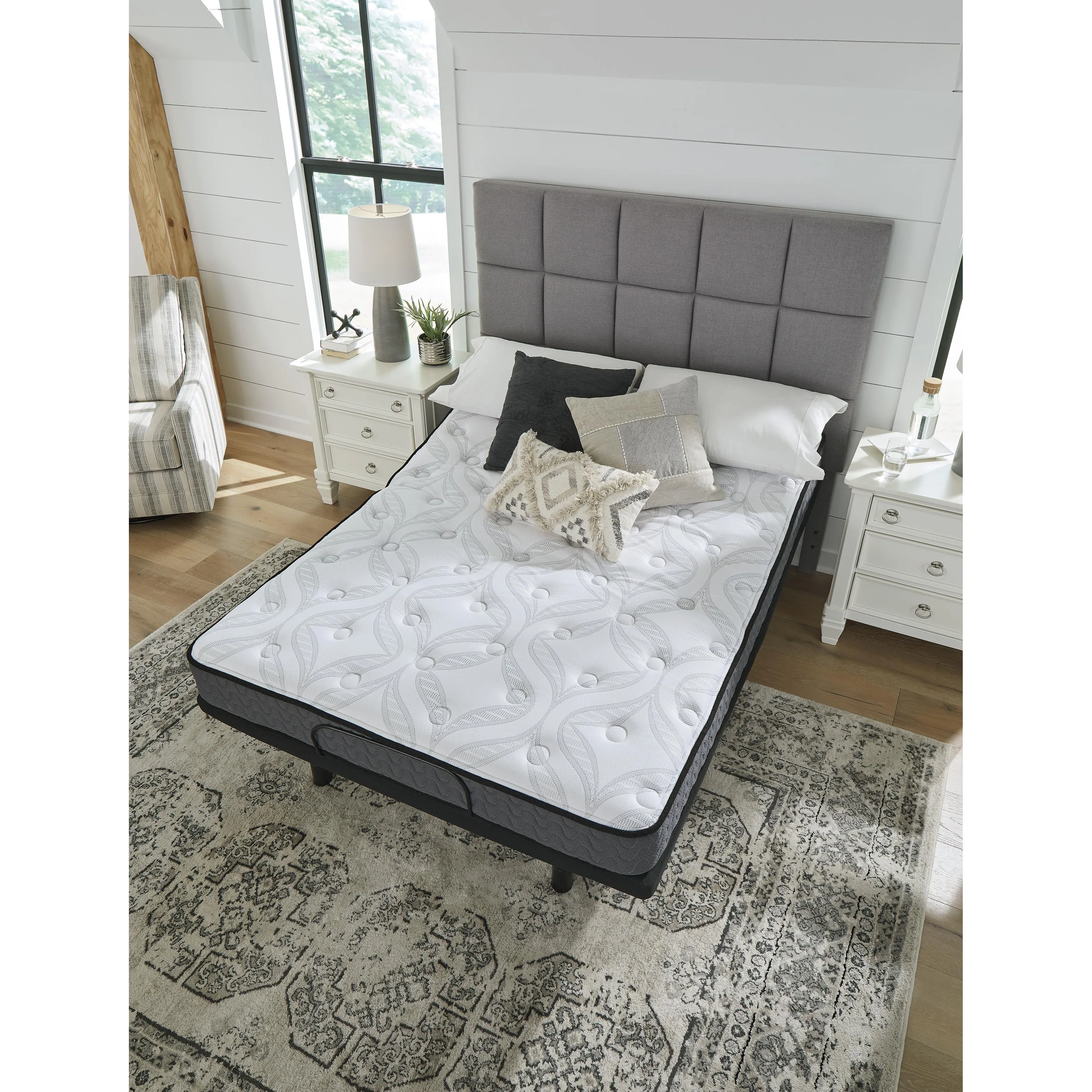 Sierra Sleep 8 Inch Bonnell Hybrid M58721 Full Mattress