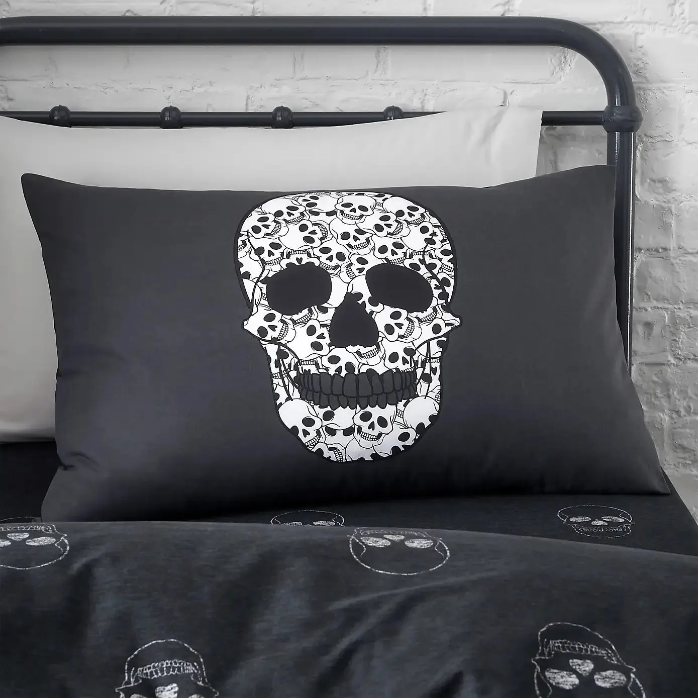 Skulls Fitted Sheet