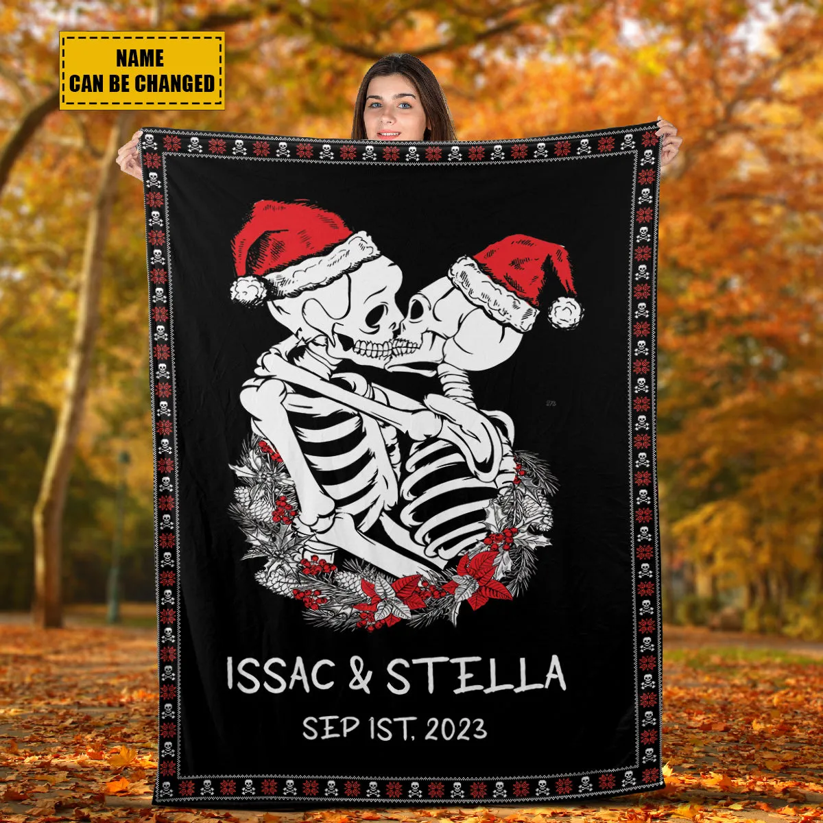 Teesdily | Personalized Skeleton Couple Name Christmas Fleece Throw Blanket Funny Skull Couple Kissing Sherpa Blanket Goth Couple Christmas Gifts